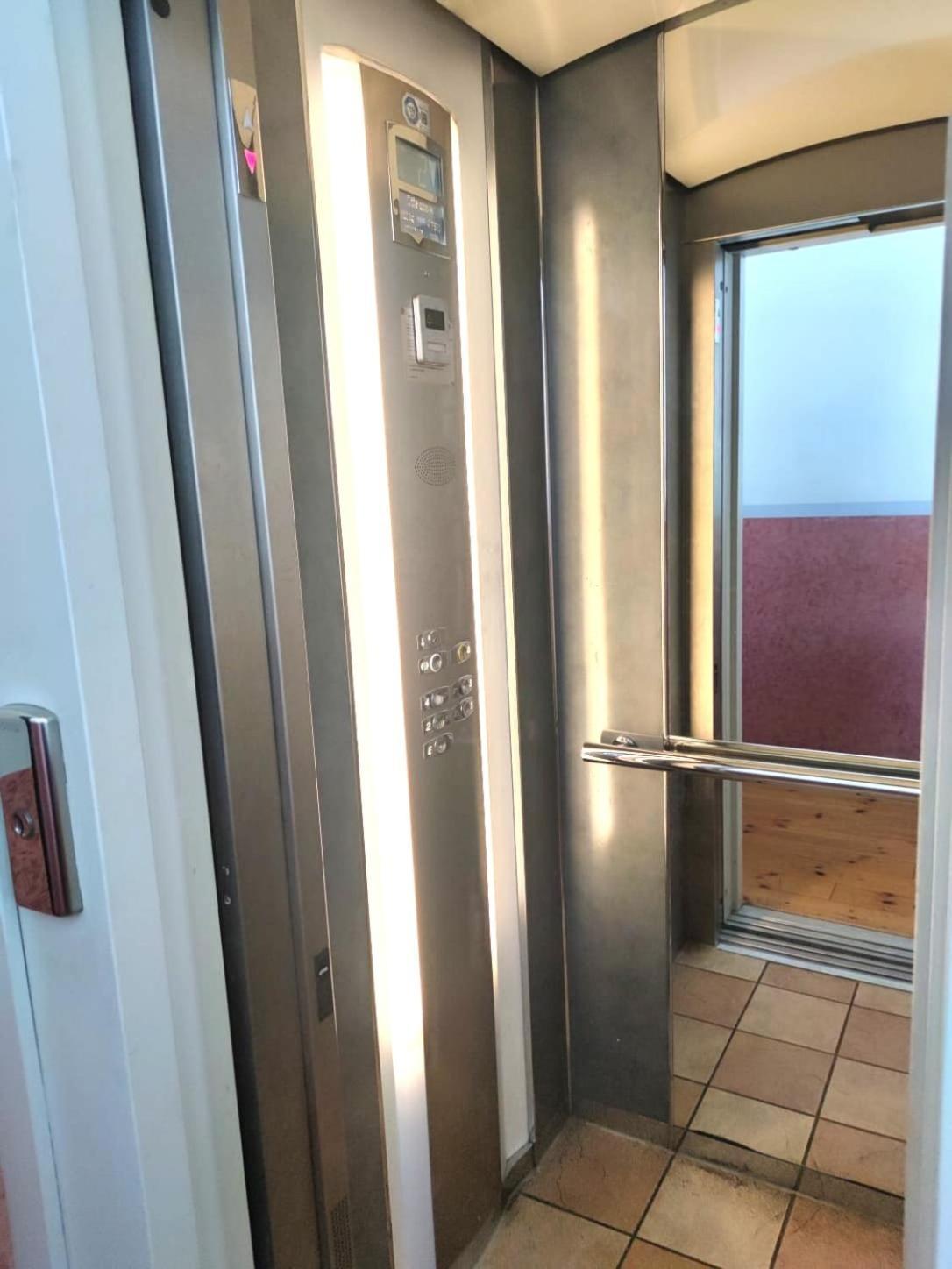 Modernes Apartment Im Herzen Leipzigs Buitenkant foto